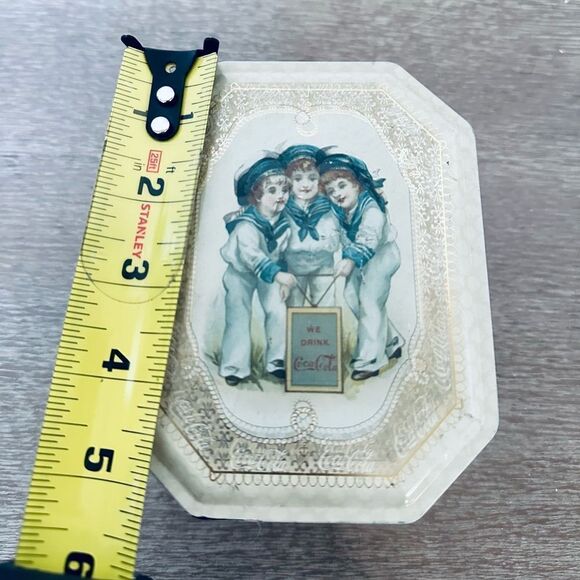 Coca Cola Vintage Lidded Octagon Tin Storage Container - Picture 3 of 6